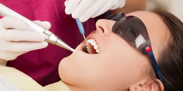 является ли имплантация зубов дорогостоящим лечением