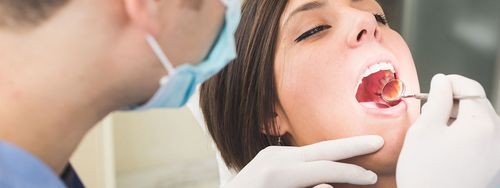Можно ли курить после имплантации зубов
